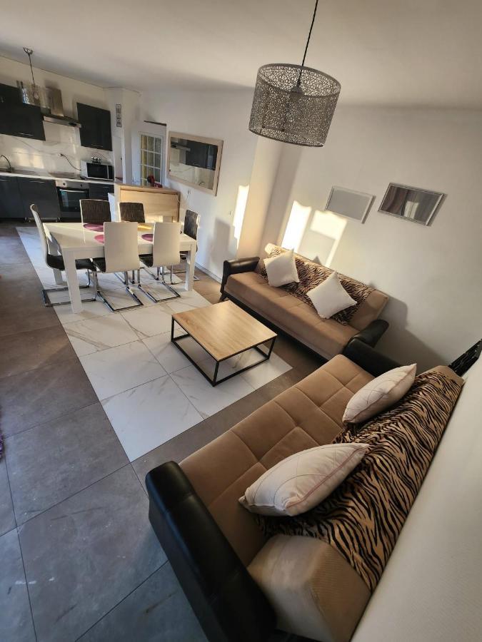 Flat Apartment Genay  Екстериор снимка